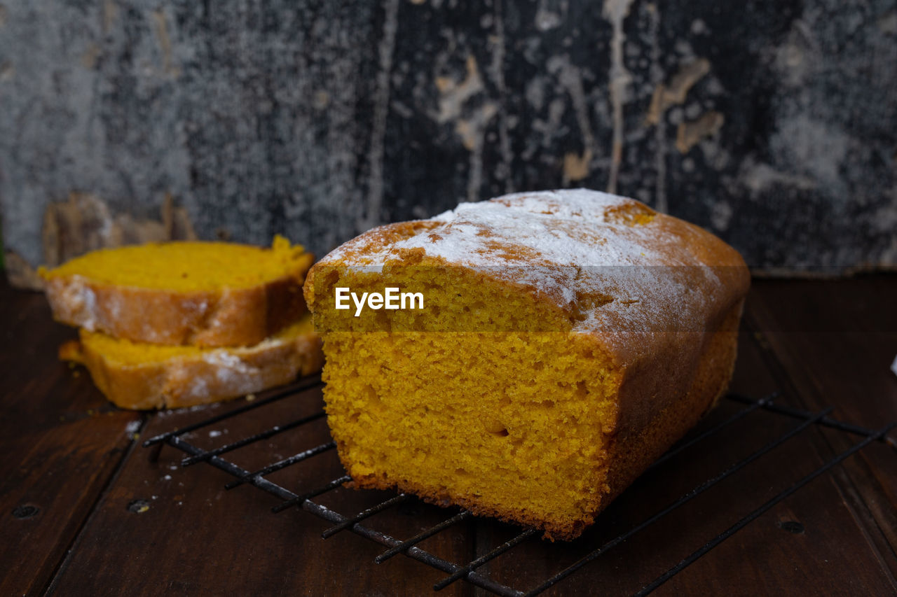 Delicious vegan pumpkin loaf without egg and milk