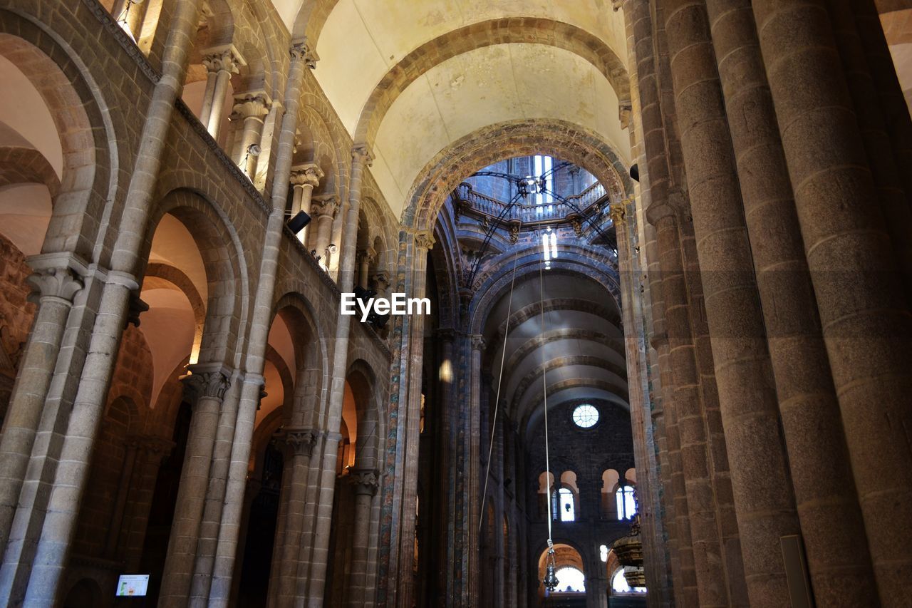 LOW ANGLE VIEW OF CATHEDRAL OF BUILDING