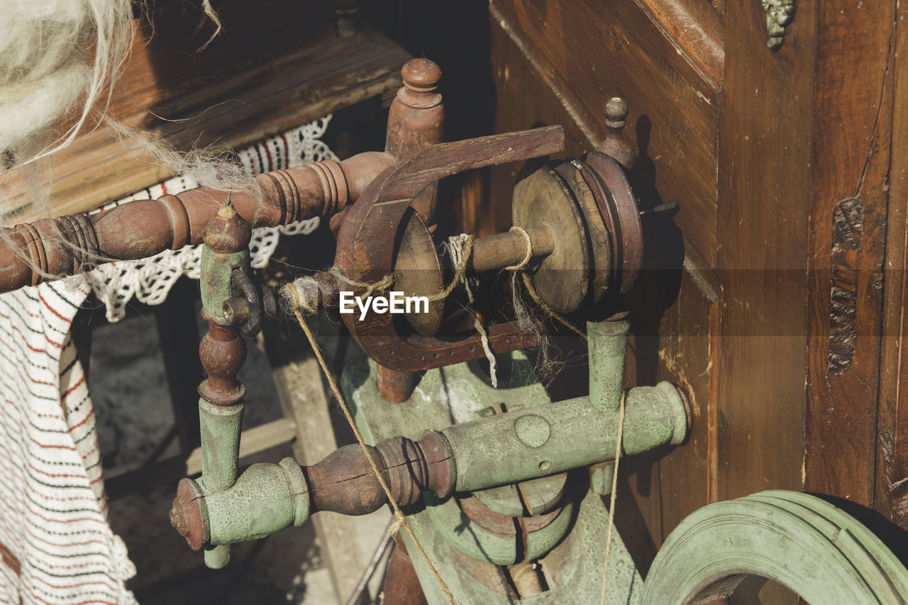 CLOSE-UP OF OBJECTS ON WOOD