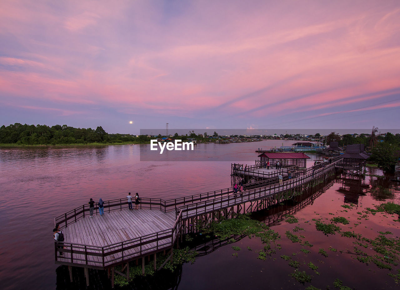 SCENIC VIEW OF RIVER AGAINST SKY