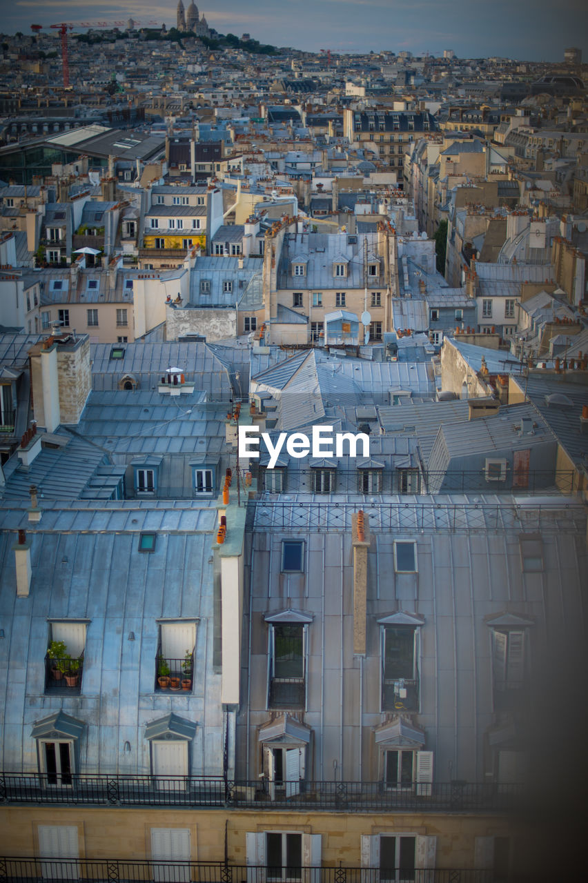 HIGH ANGLE VIEW OF BUILDINGS IN A CITY