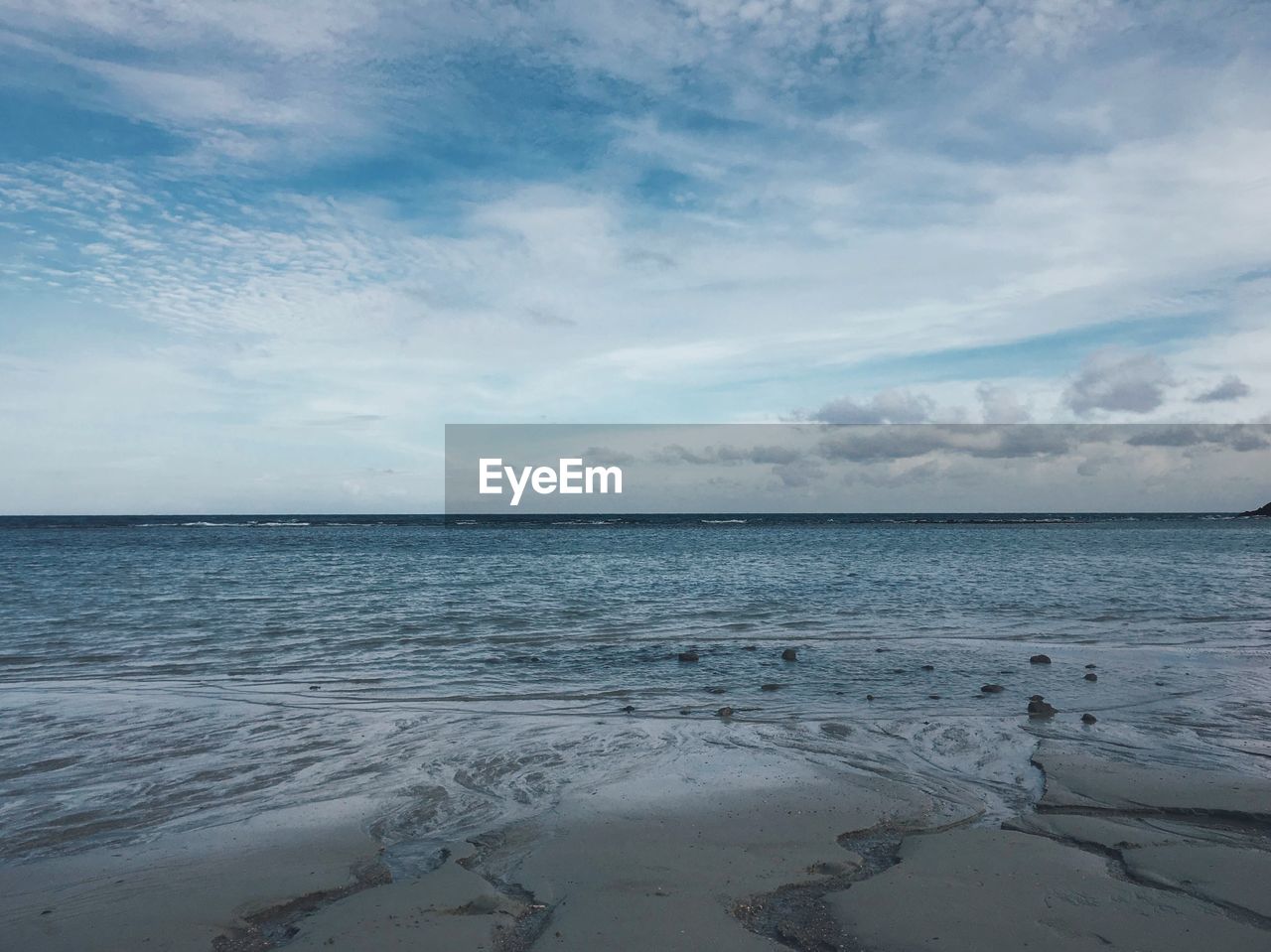 VIEW OF SEA AGAINST SKY