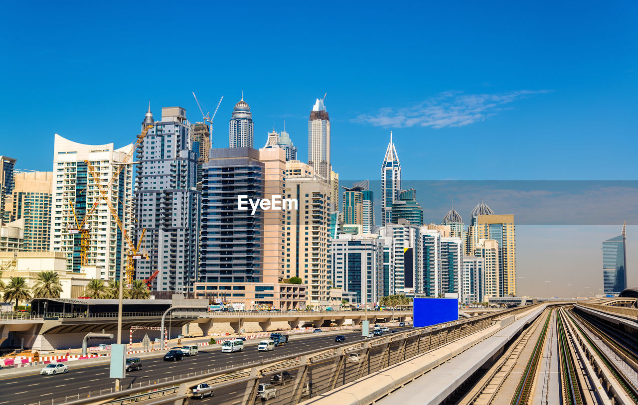 VIEW OF BUILDINGS IN CITY