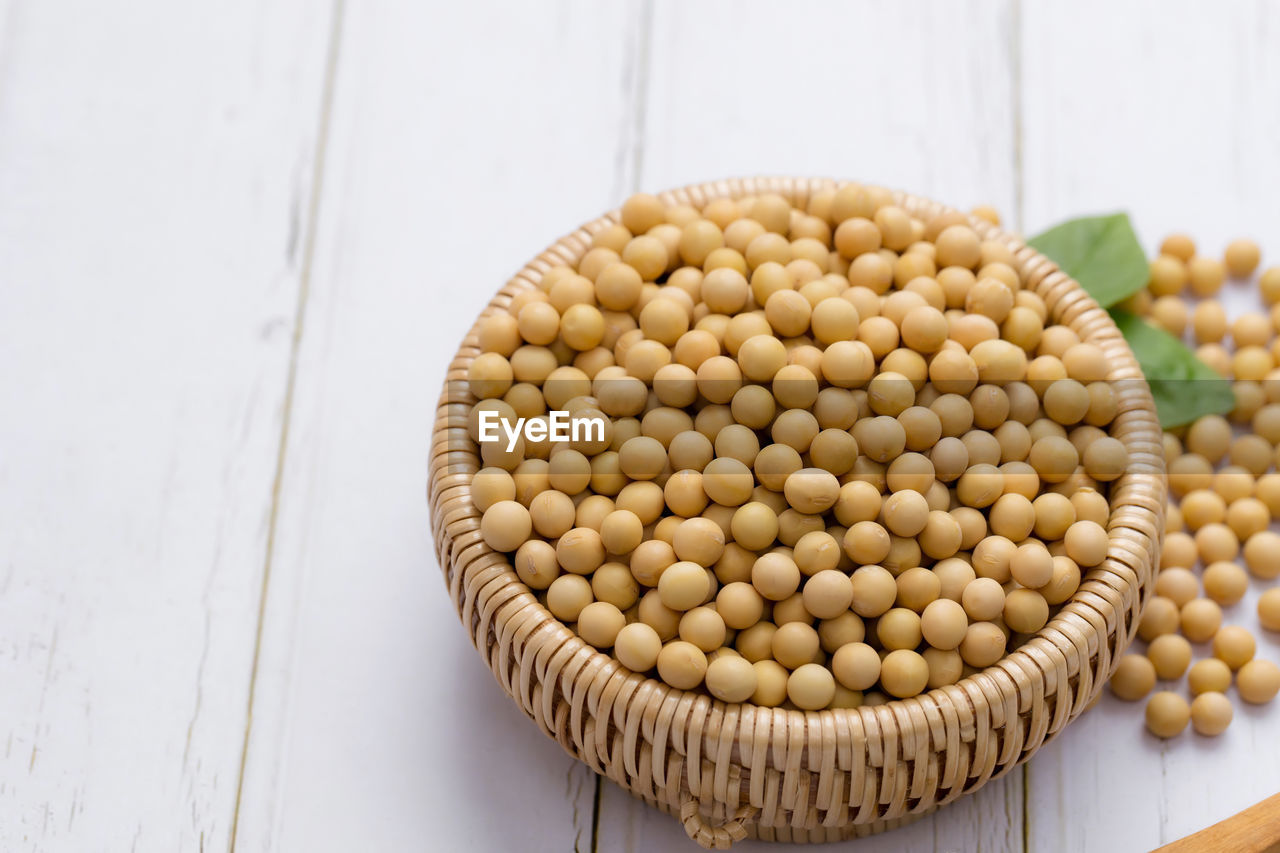 HIGH ANGLE VIEW OF EGGS IN CONTAINER