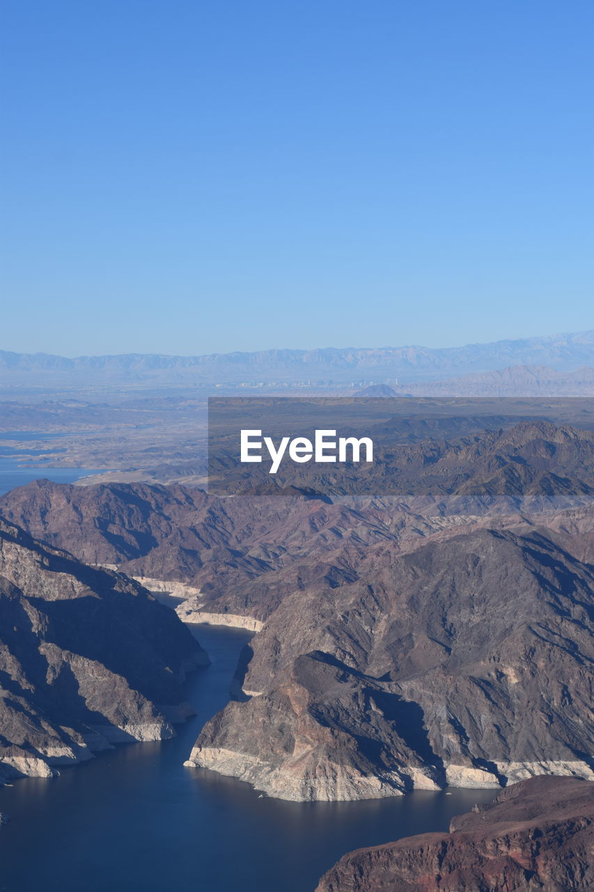 AERIAL VIEW OF MOUNTAIN LANDSCAPE