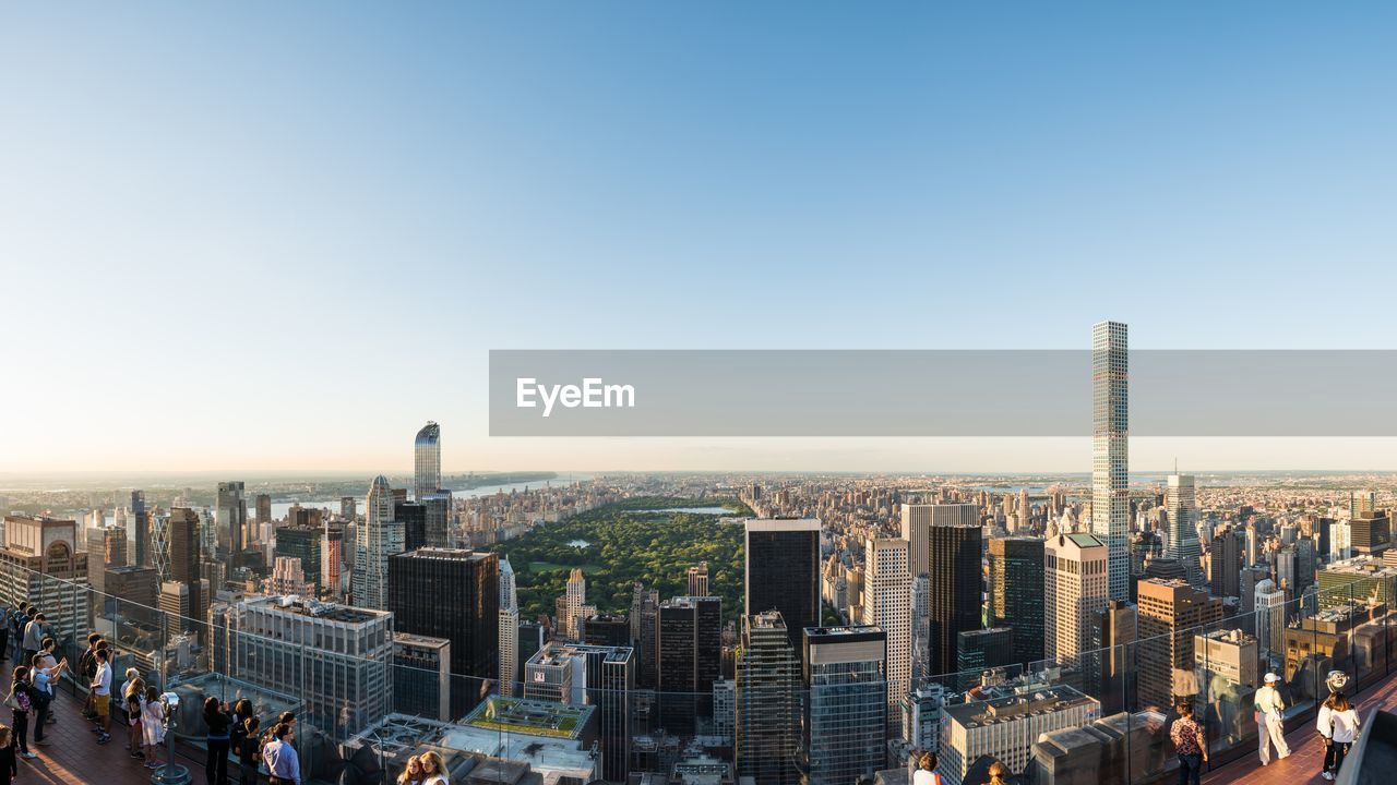 VIEW OF SKYSCRAPERS IN CITY