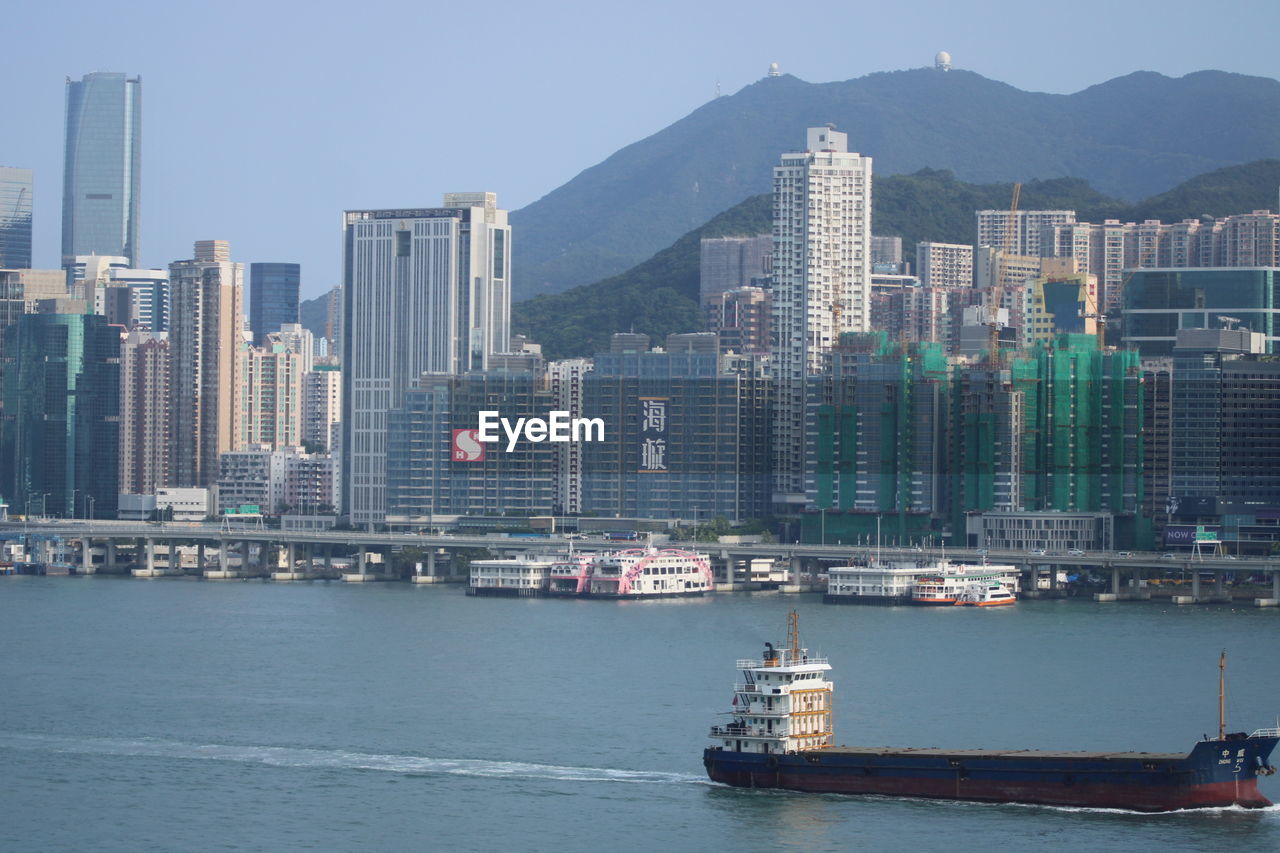 VIEW OF CITY AT WATERFRONT