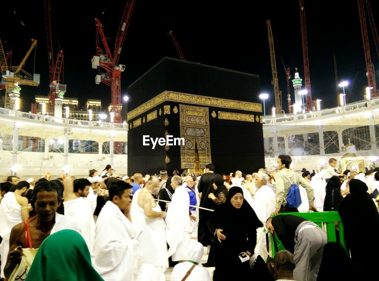 Crowd of pilgrims at mosque in city