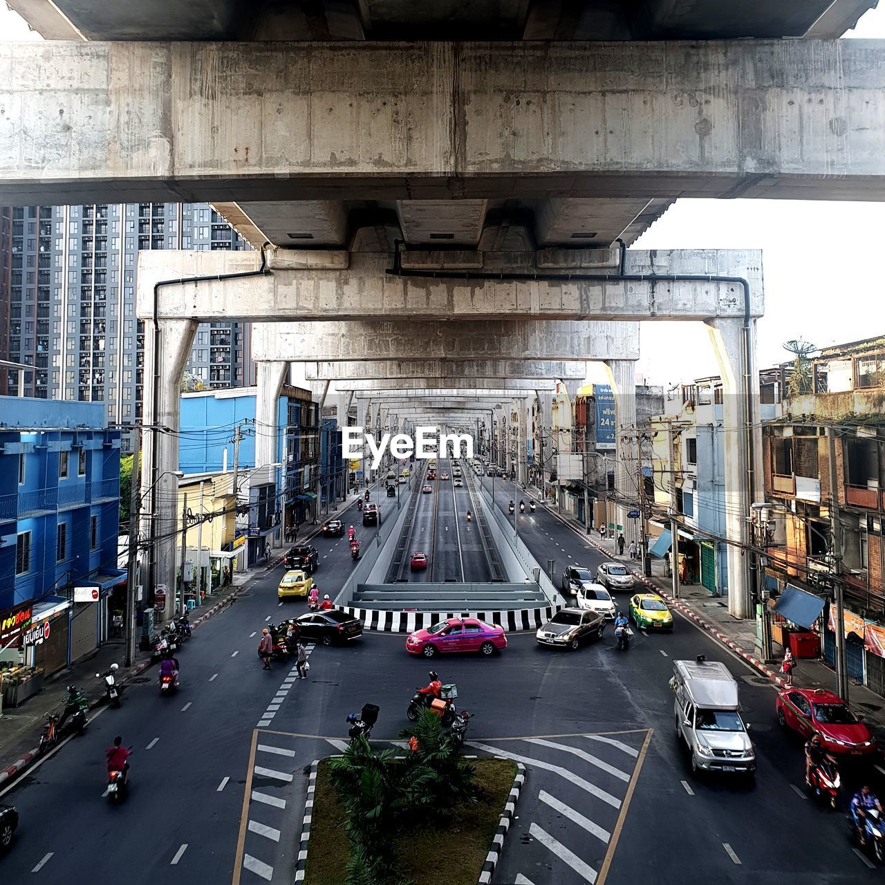 VIEW OF TRAFFIC ON ROAD