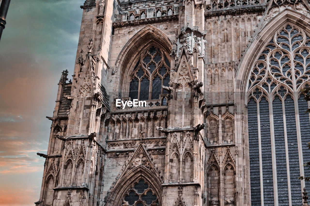 LOW ANGLE VIEW OF CATHEDRAL OF BUILDING