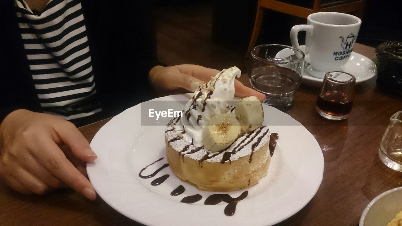 CLOSE-UP OF SERVED ICE CREAM IN PLATE