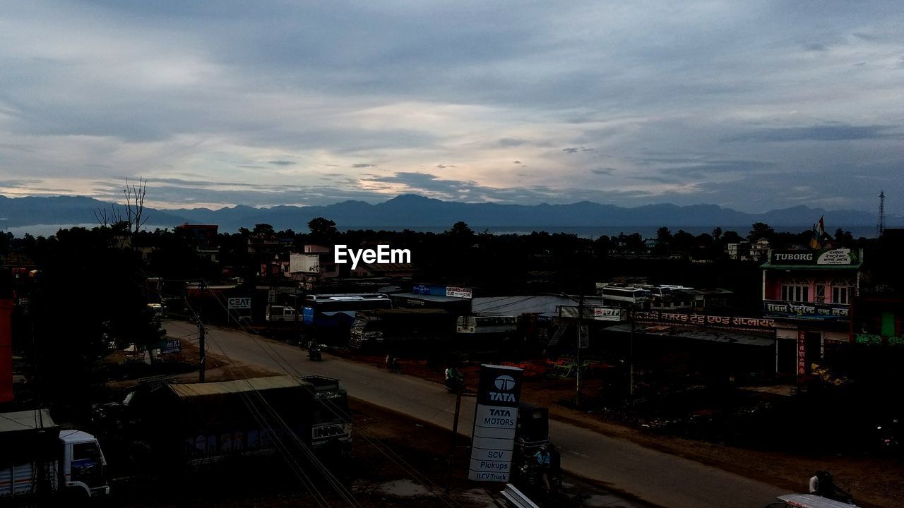 SCENIC VIEW OF CITY AGAINST SKY