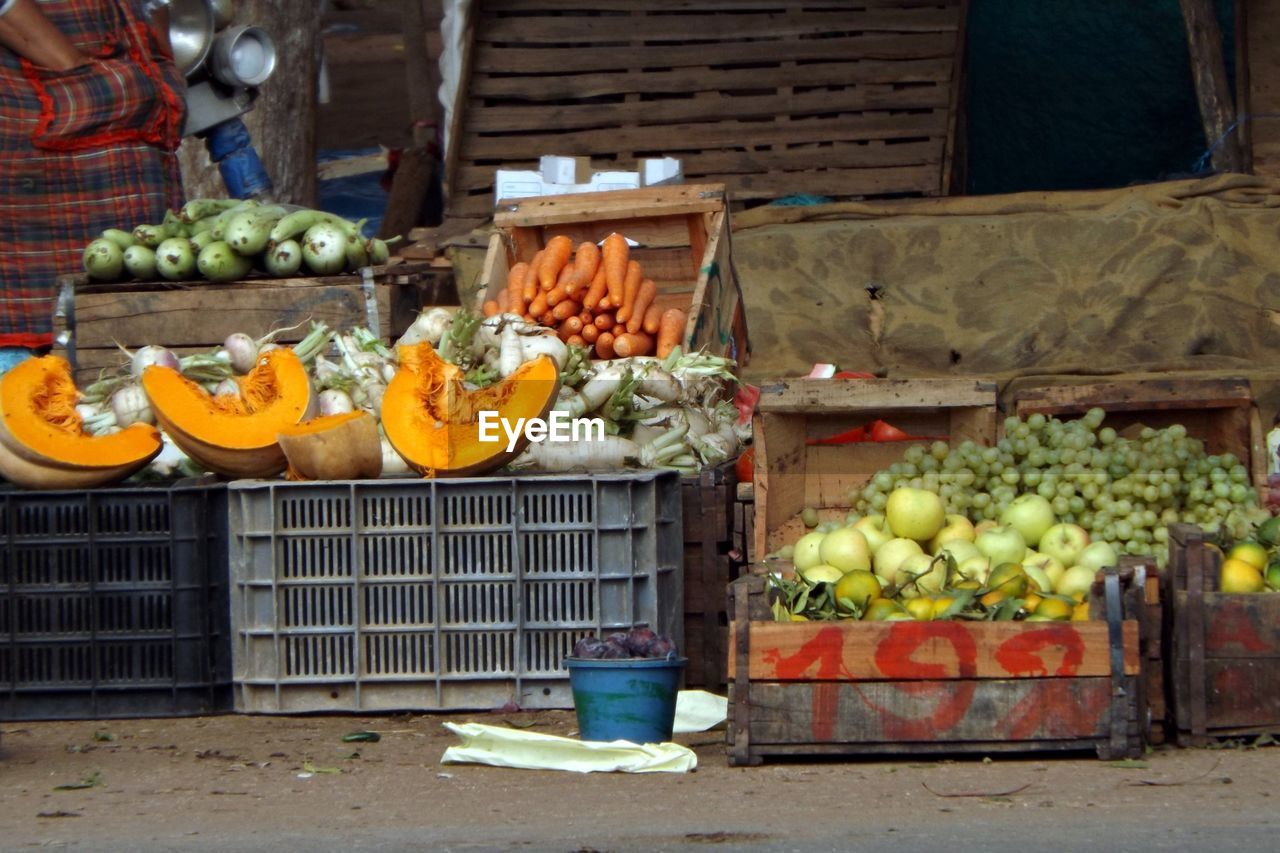 FRUITS AND VEGETABLES IN MARKET