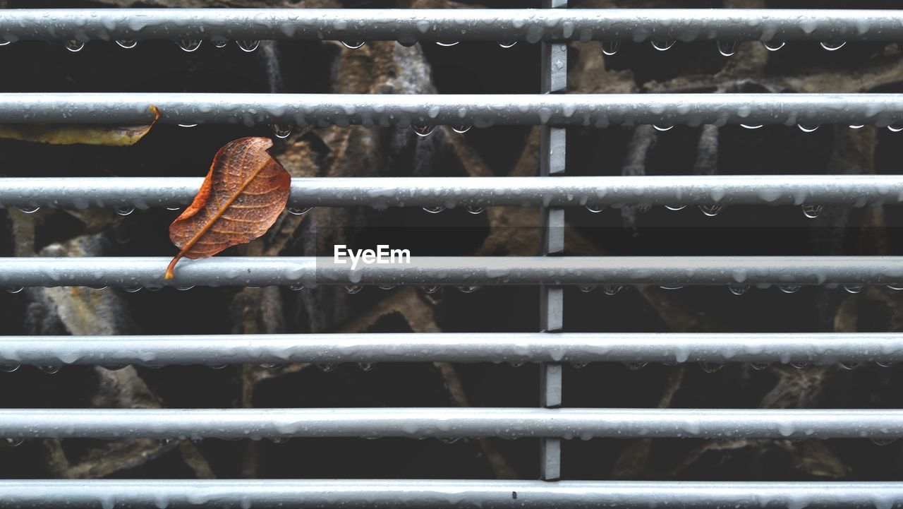 FULL FRAME SHOT OF METALLIC METAL GRATE