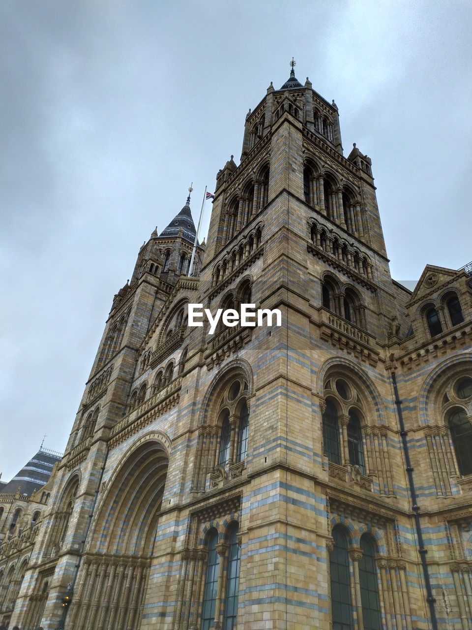 LOW ANGLE VIEW OF BUILDING
