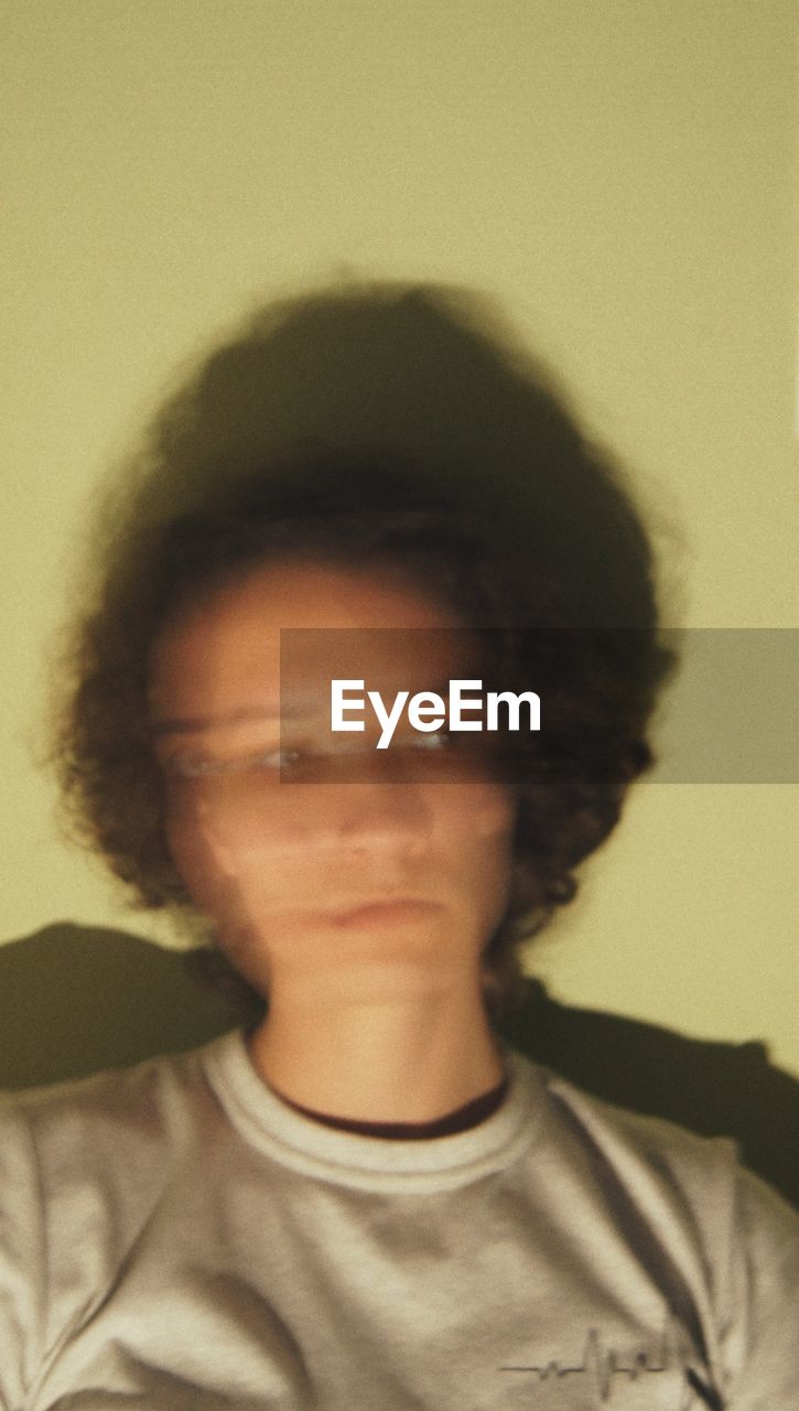 CLOSE-UP PORTRAIT OF YOUNG MAN