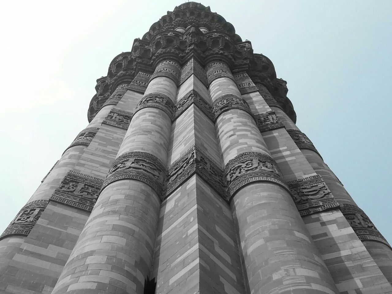 LOW ANGLE VIEW OF HISTORICAL BUILDING AGAINST SKY