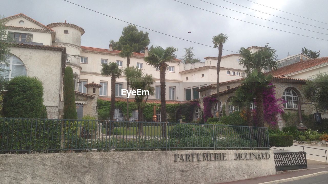 VIEW OF BUILDINGS AGAINST SKY