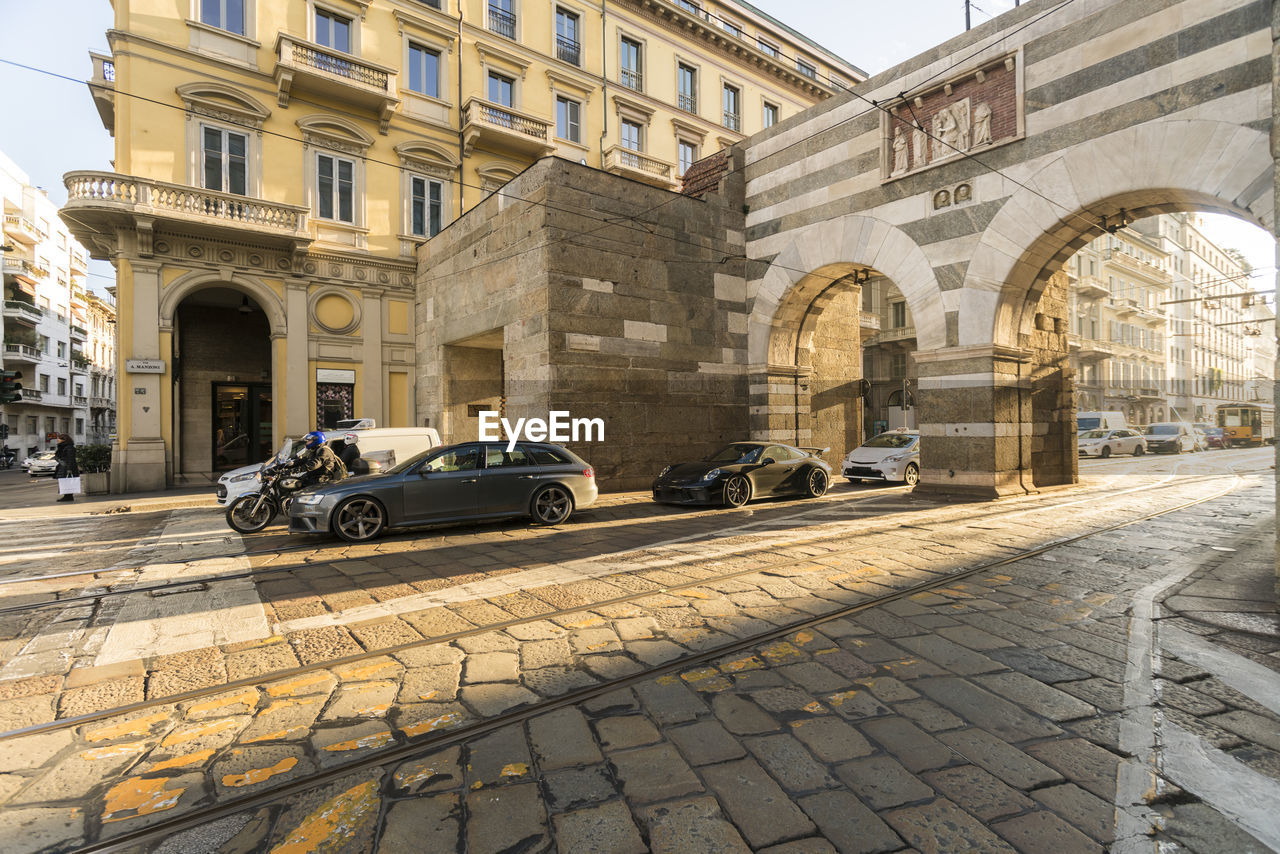 Archi di porta nuova, alessandro mansioni street in milano