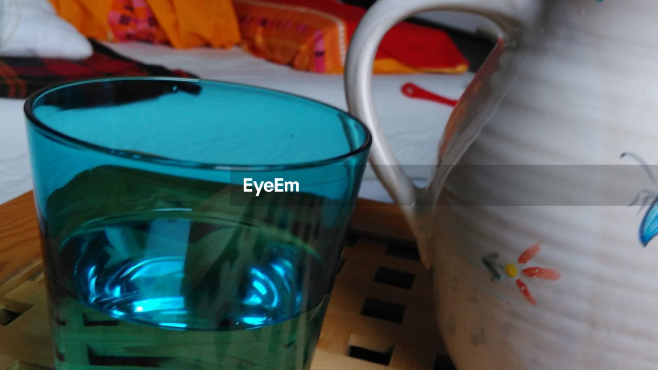 CLOSE-UP OF GLASSES