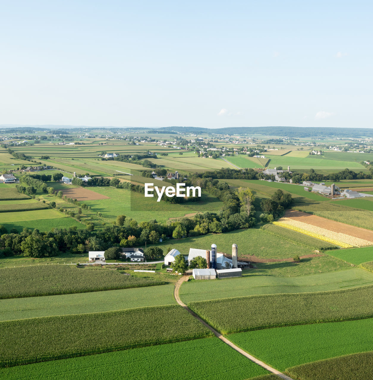 SCENIC VIEW OF RURAL LANDSCAPE