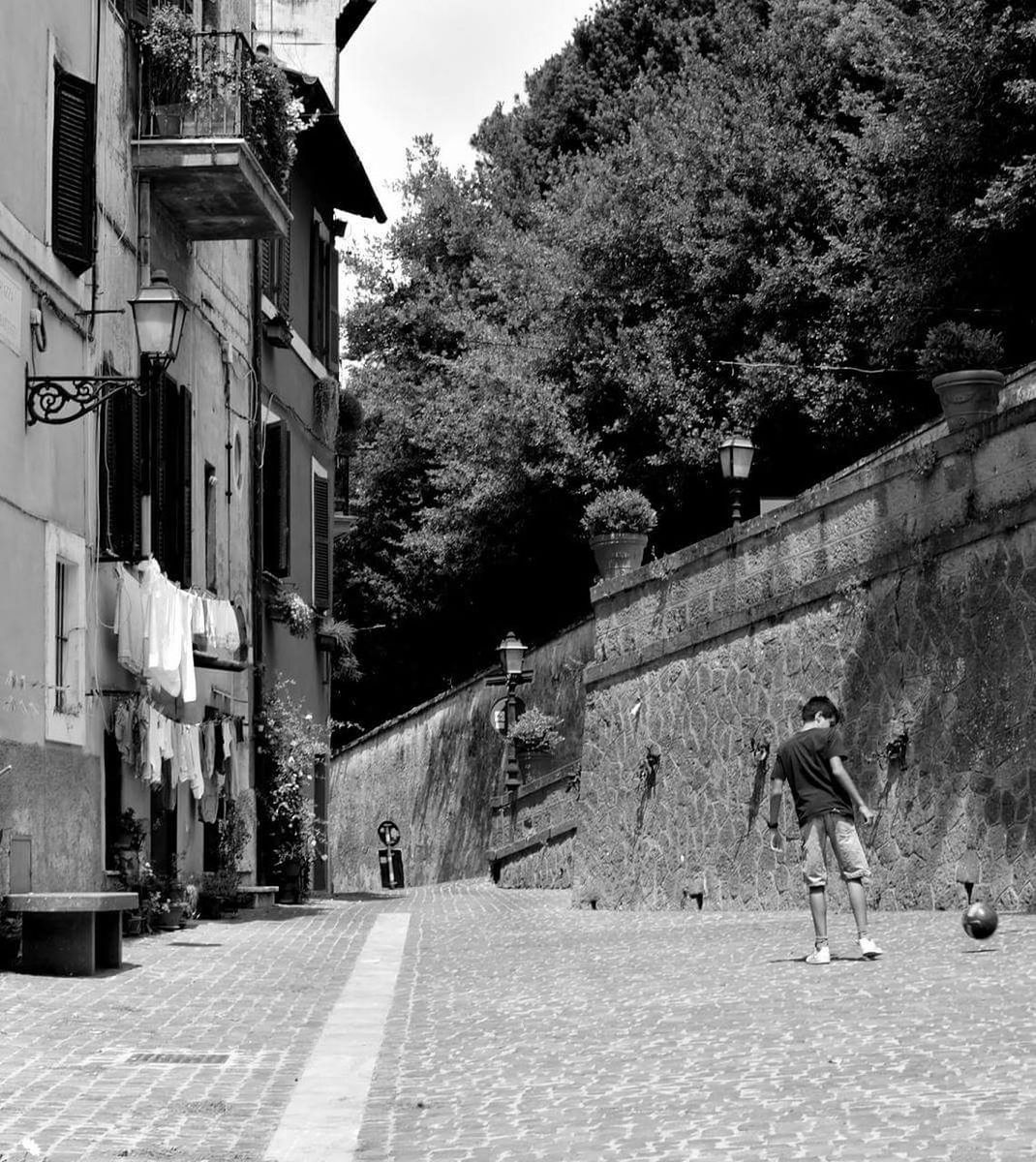 PEOPLE IN FRONT OF BUILDINGS