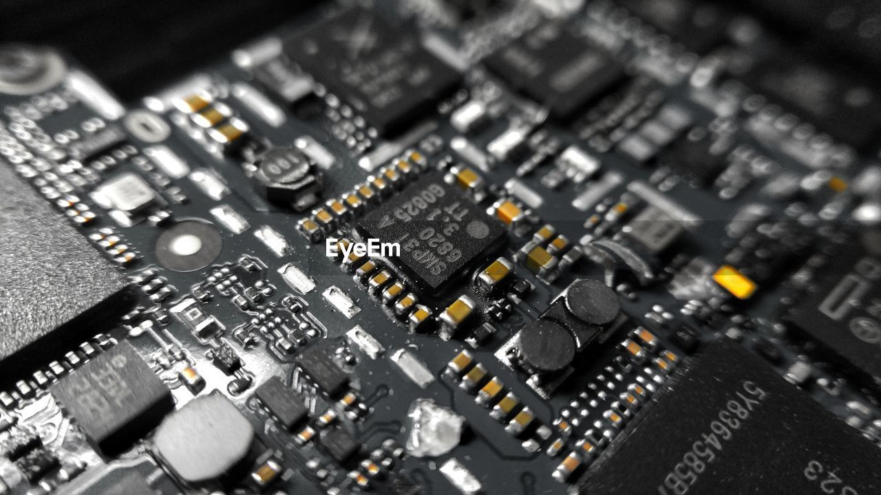 CLOSE-UP VIEW OF COMPUTER