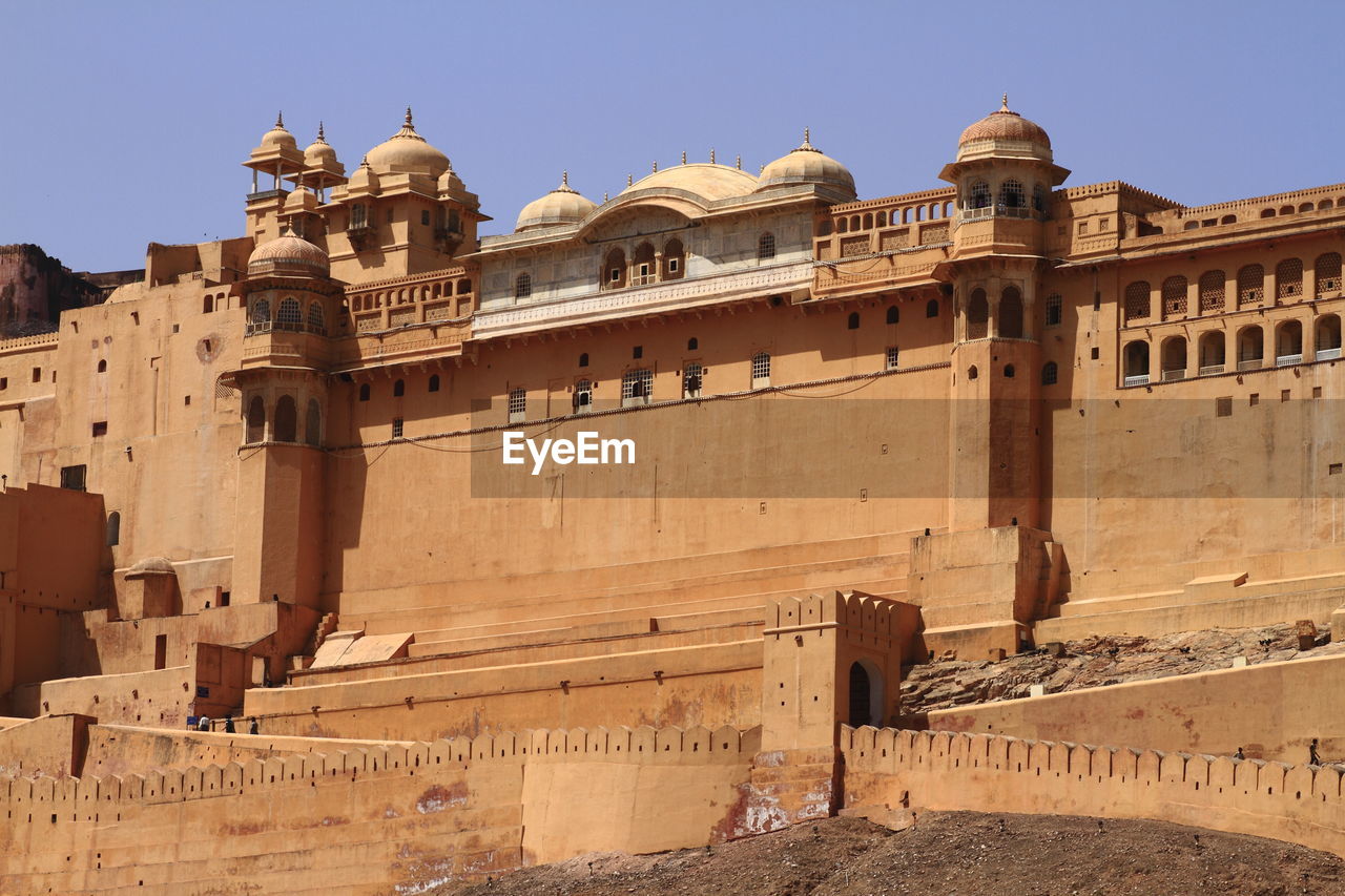 LOW ANGLE VIEW OF BUILDING