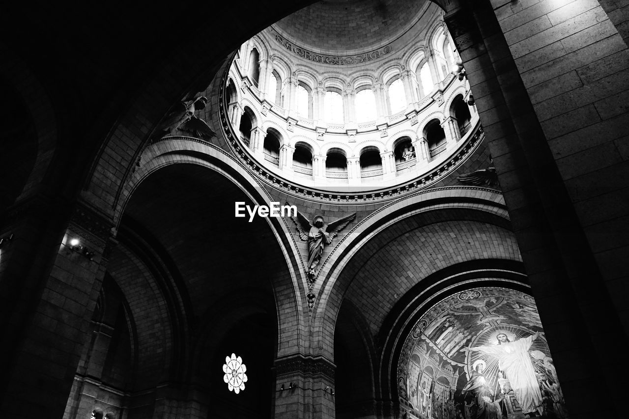 LOW ANGLE VIEW OF CEILING OF CHURCH