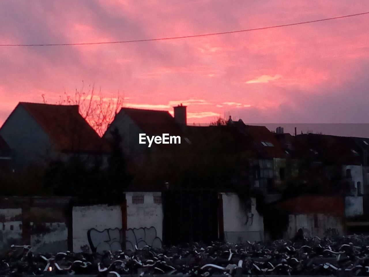 VIEW OF BUILDINGS AGAINST SKY