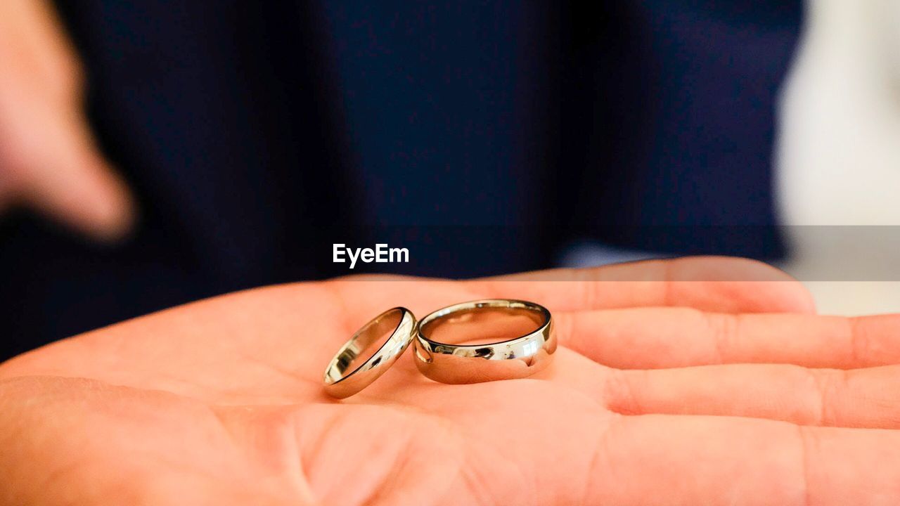 Human Hand Ring Human Body Part Real People Human Finger One Person Close-up Focus On Foreground Finger Ring Holding Wedding Indoors  Men Life Events Day People