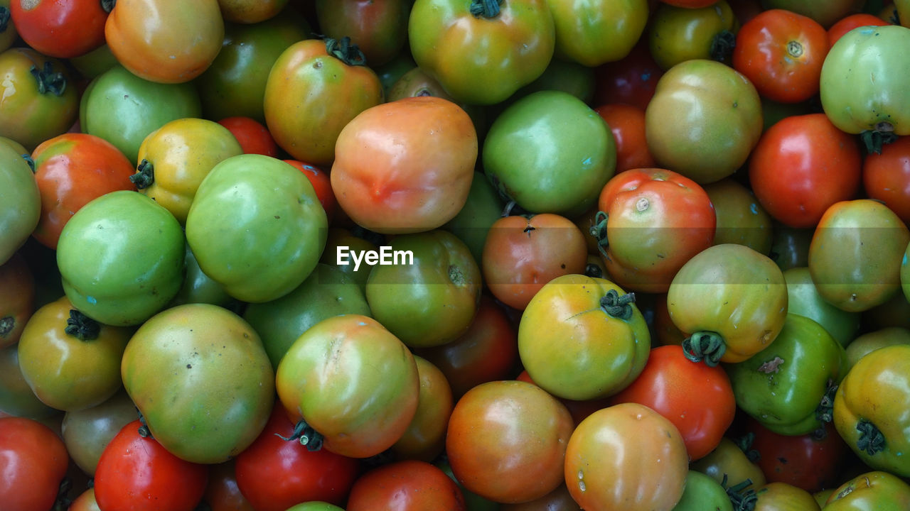 FULL FRAME SHOT OF ORANGES