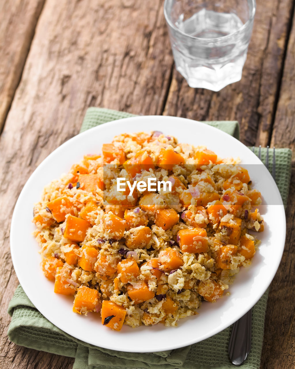 HIGH ANGLE VIEW OF MEAL SERVED IN BOWL ON TABLE