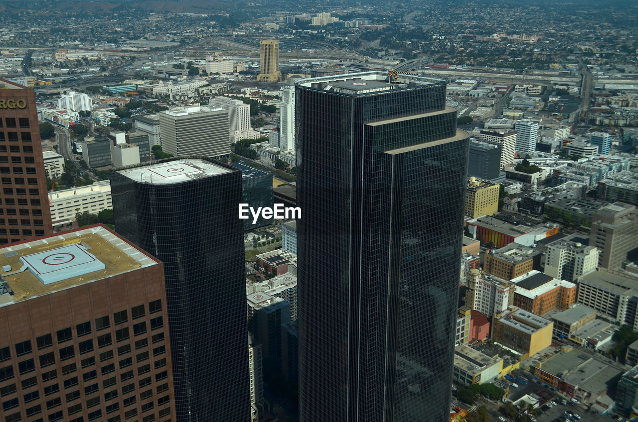 AERIAL VIEW OF BUILDINGS IN CITY