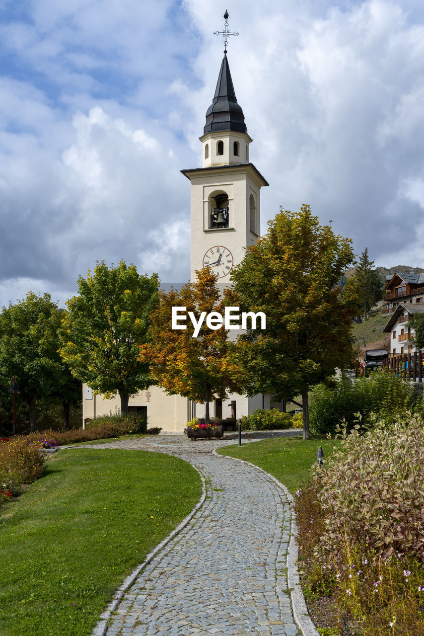 Chamois aosta valley the charming pedestrian town of valtournenche