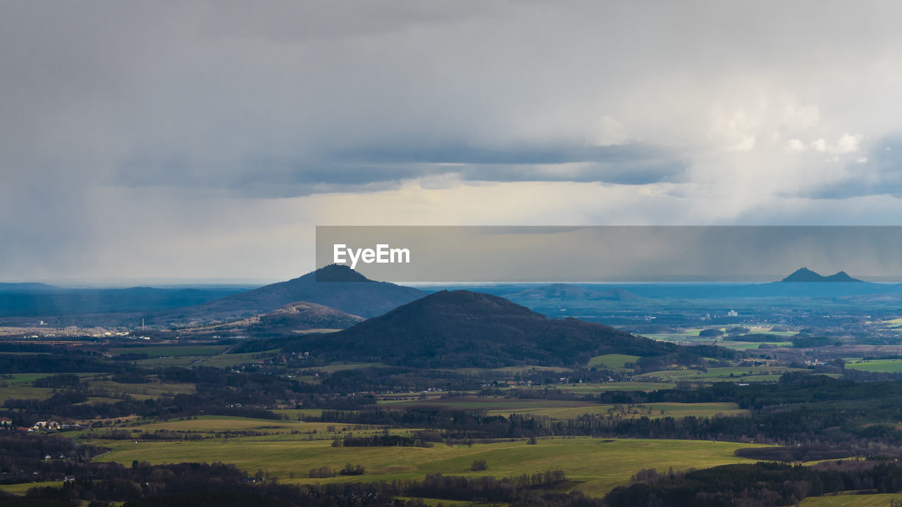 PANORAMIC VIEW OF LANDSCAPE AGAINST SKY