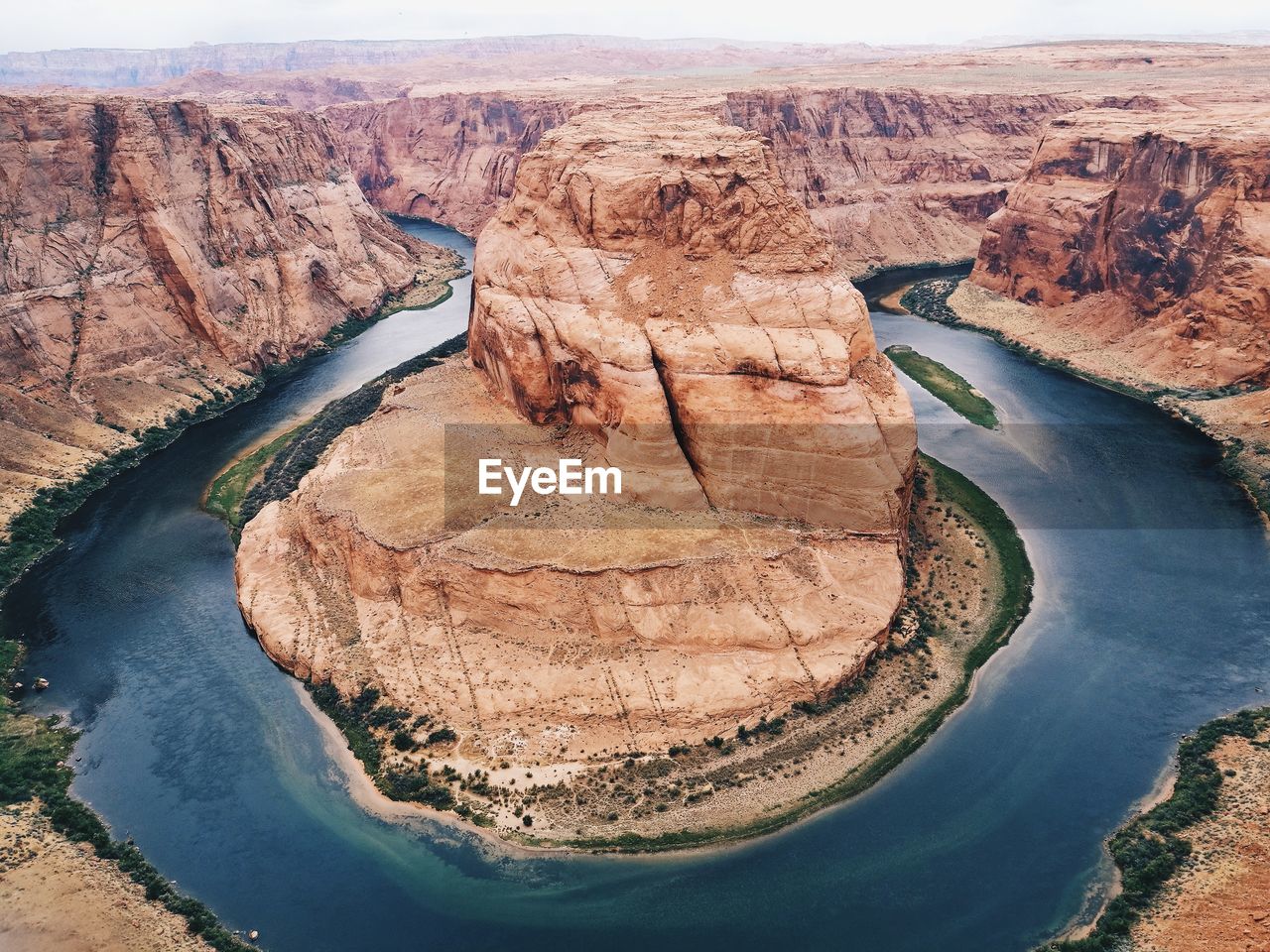 Signature angle at horseshoe bend