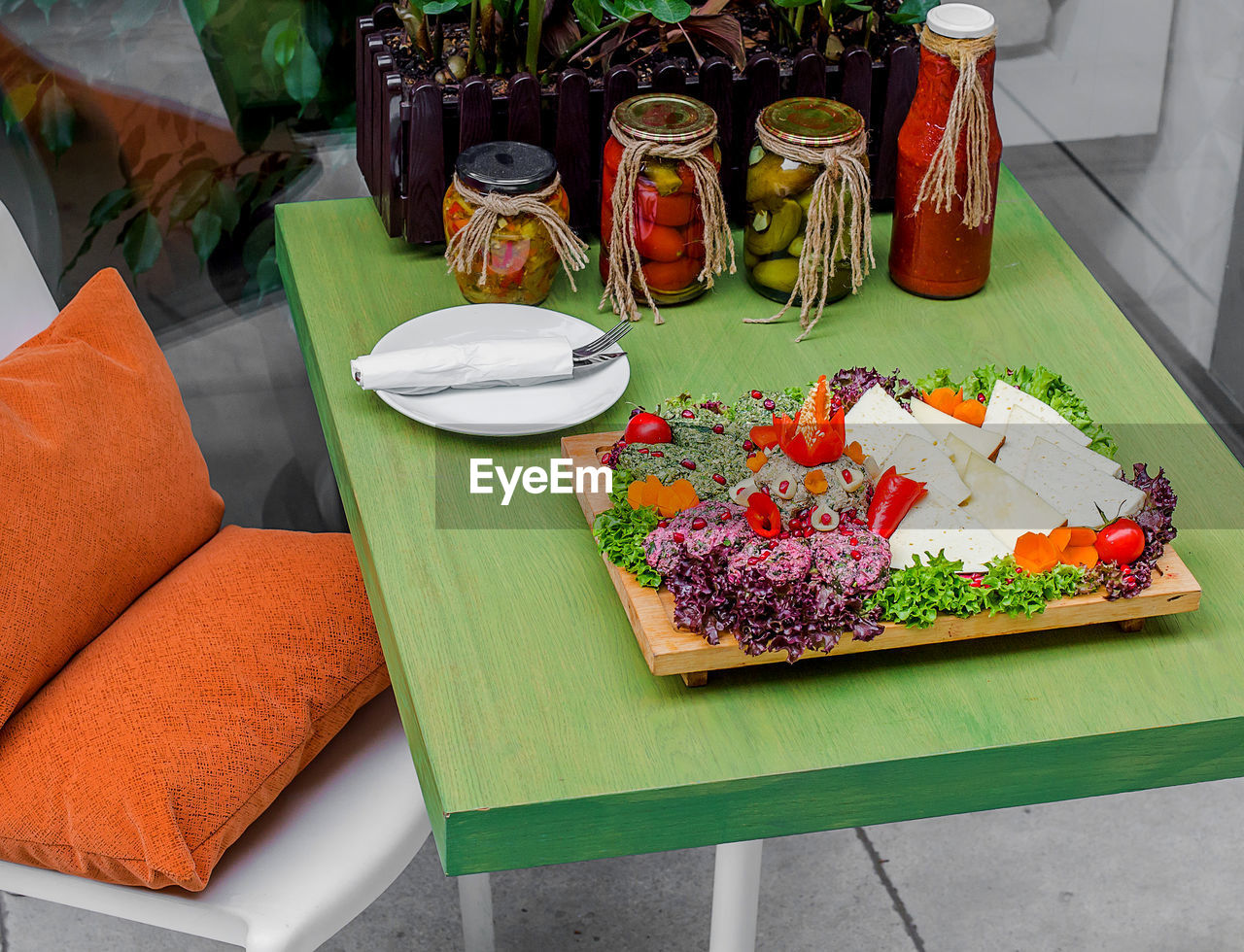 HIGH ANGLE VIEW OF FOOD ON TABLE IN RESTAURANT