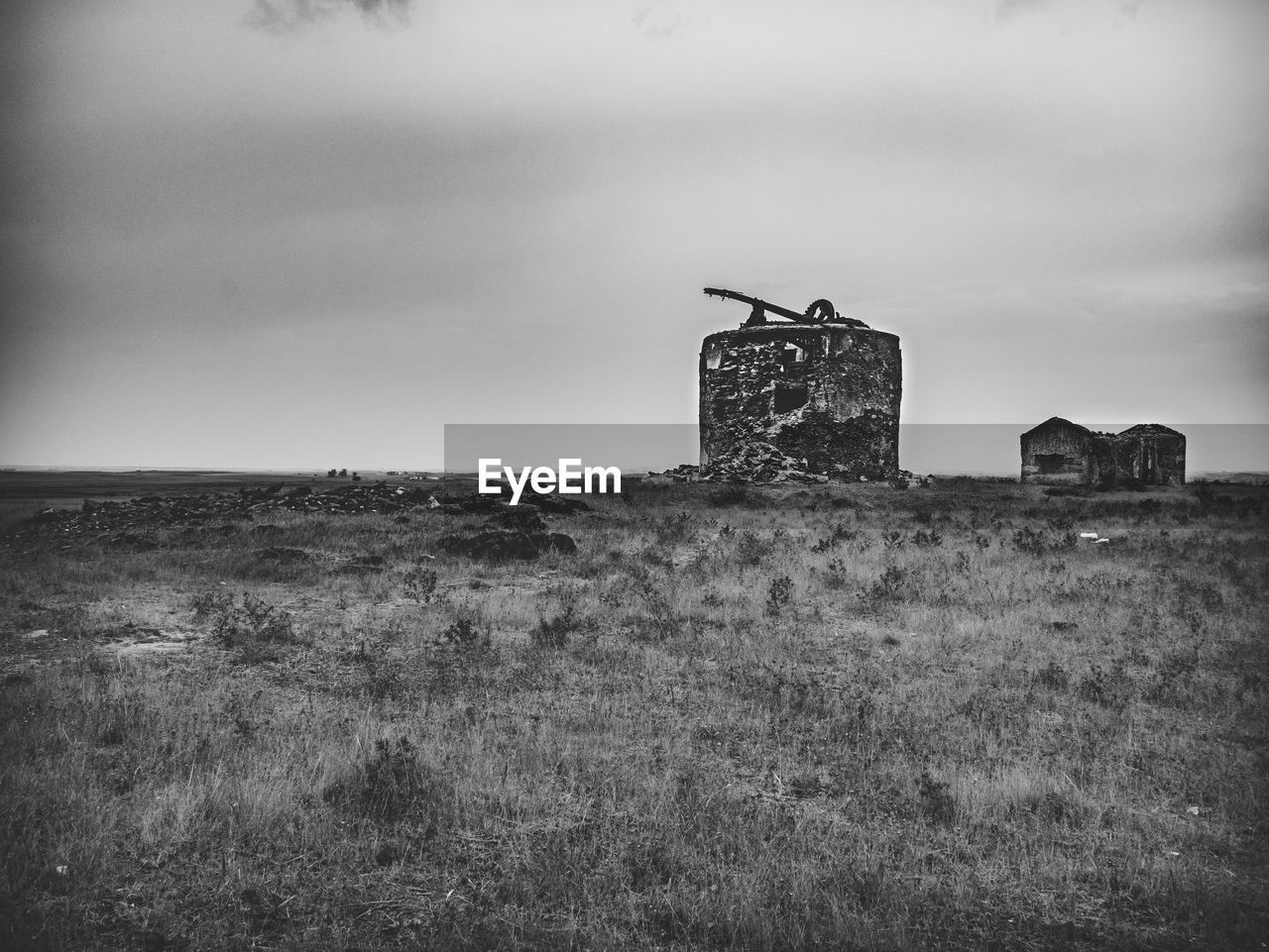 OLD RUINS OF BUILDING