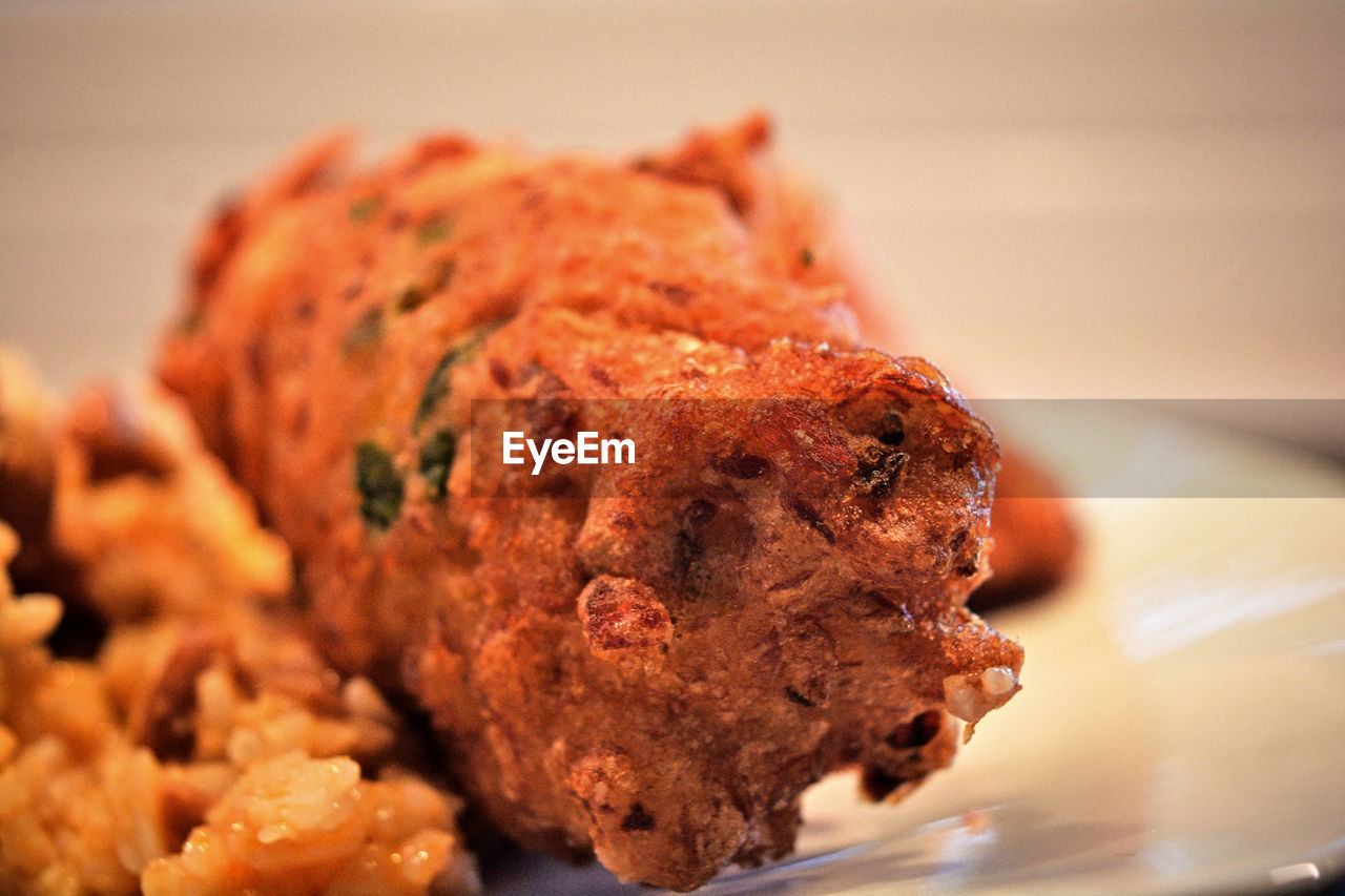 food and drink, food, dish, fried food, meat, freshness, close-up, indoors, plate, no people, produce, chicken meat, baked, selective focus, fast food, serving size, meal, asian food, focus on foreground