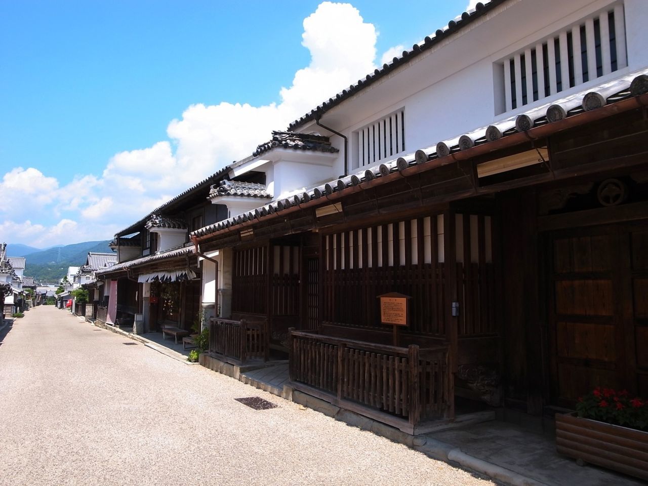 VIEW OF BUILDINGS AGAINST SKY