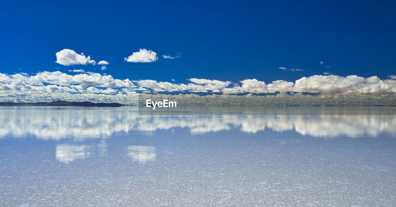 A superb view of uyuni salt lake