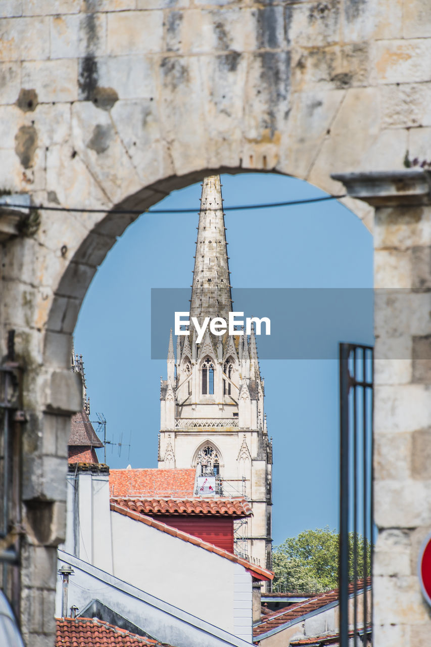 LOW ANGLE VIEW OF CATHEDRAL AGAINST SKY