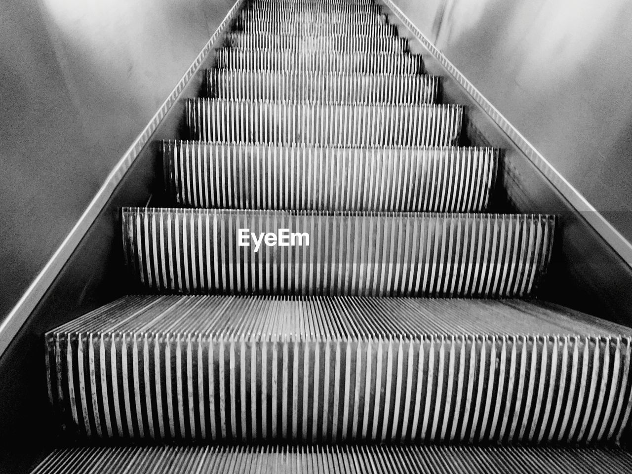 HIGH ANGLE VIEW OF STEPS