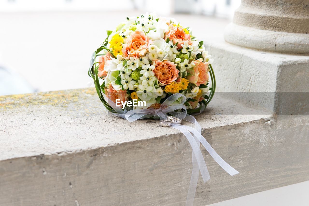 CLOSE-UP OF BOUQUET OF ROSES