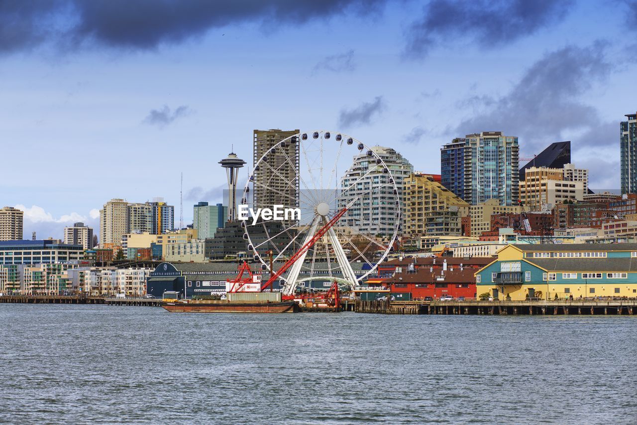 Seattle great wheel against skyline