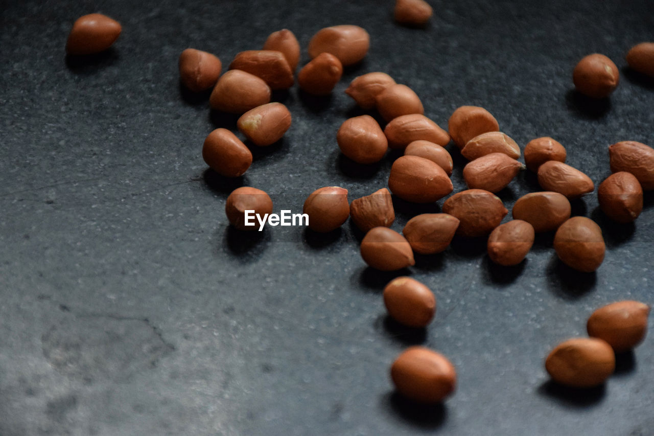 HIGH ANGLE VIEW OF EGGS IN CONTAINER