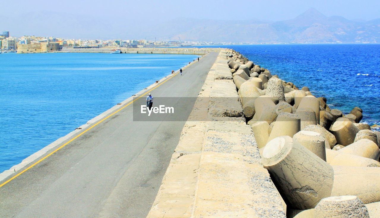 PANORAMIC VIEW OF SEA AND SKY