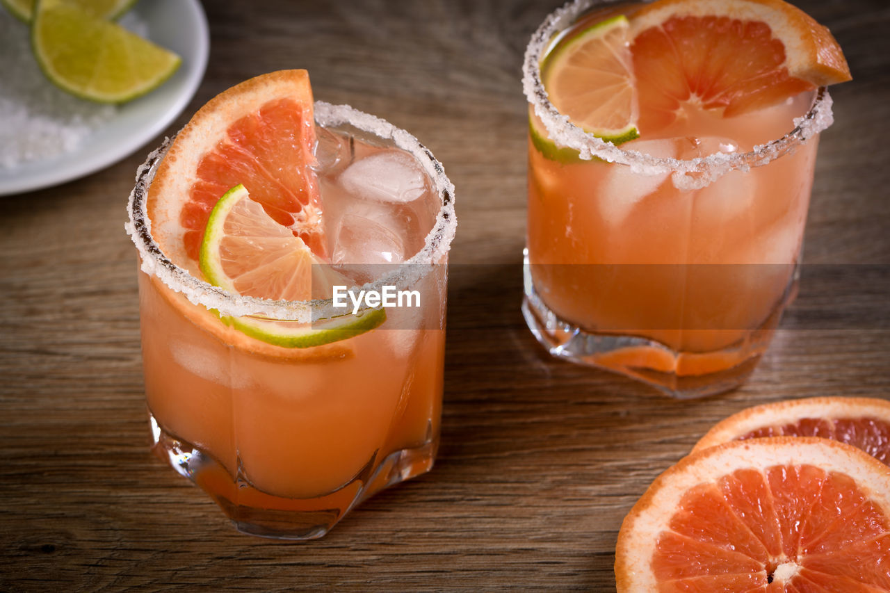 Pink paloma is a great grapefruit and tequila cocktail recipe for any party.