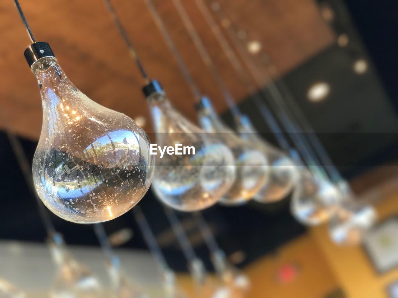CLOSE UP OF ELECTRIC LAMP